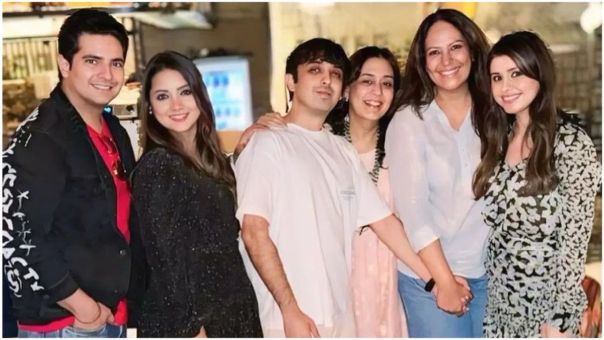 13 साल में इतनी बदल गई 'ये रिश्ता क्या कहलाता है' की पहली पीढ़ी , हिना खान की सास को तो पहचान नहीं पाएंगे आप Latest Entertainment News 13 साल में इतनी बदल गई 'ये रिश्ता क्या कहलाता है' की पहली पीढ़ी , हिना खान की सास को तो पहचान नहीं पाएंगे आप Latest Entertainment News