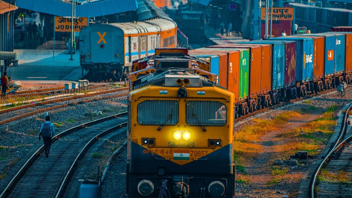 CAG ने 2,604 करोड़ रुपये के वित्तीय नुकसान को लेकर रेलवे को दिये निर्देश, जल्द GST की हो वसूली Business News & Hub CAG ने 2,604 करोड़ रुपये के वित्तीय नुकसान को लेकर रेलवे को दिये निर्देश, जल्द GST की हो वसूली Business News & Hub