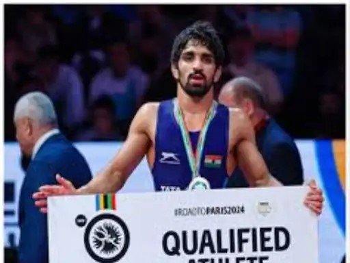 अमन ने 6 महीने के अंदर मां-बाप को खोया:पिता के सपने को पूरा करने के लिए रेसलिंग में आए; मेडल से एक जीत दूर Today Sports News