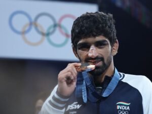 अमन ने जोरदार अटैक और स्टेमिना से जीता ब्रॉन्ज:10 घंटे में घटाया 4.6 किलो वजन; भारत के सबसे युवा ओलिंपिक मेडलिस्ट