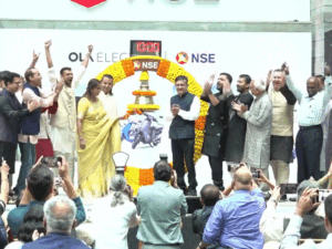 नेशनल स्टॉक एक्सचेंज पर ओला इलेक्ट्रिक मोबिलिटी की लिस्टिंग सेरेमनी। - Dainik Bhaskar