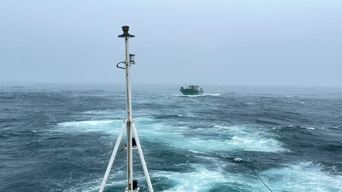 बांग्लादेश में बिगड़े हालात तो सतर्क हुआ भारत का यह राज्य, समंदर में बढ़ाई चौकसी Today World News बांग्लादेश में बिगड़े हालात तो सतर्क हुआ भारत का यह राज्य, समंदर में बढ़ाई चौकसी Today World News