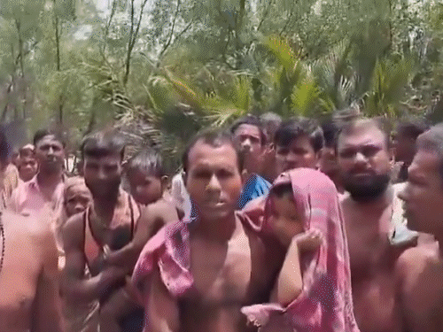 भारत में 500 बांग्लादेशी घुस रहे थे, BSF ने रोका:बांग्लादेश में अंतरिम सरकार का शपथ ग्रहण आज, यूनुस इसे लीड करने पहुंच रहे Today World News