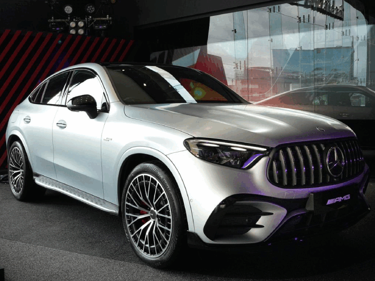 मर्सिडीज-AMG GLC 43 कूपे ₹1.10 करोड़ कीमत में लॉन्च:मर्सिडीज-बेंज CLE केब्रियोलेट भी पेश की, प्रीमियम कारों में 11.9-इंच की टचस्क्रीन Today Tech News