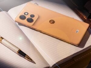 मोटोरोला एज 50 स्मार्टफोन की लॉन्चिंग कल:दुनिया का सबसे पतला स्मार्टफोन का दावा; 50MP सोनी- LYTIA कैमरा, 6.67 इंच pOLED कर्व्ड डिस्प्ले