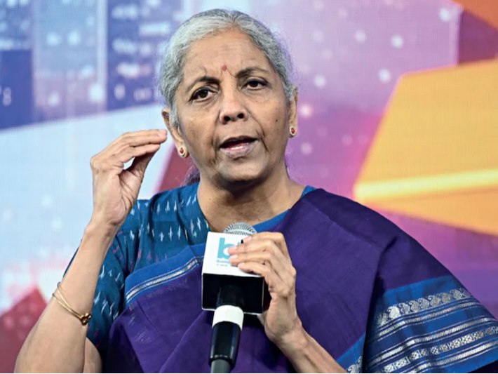 वित्त-मंत्री ने बैंकों से कोर-बैंकिंग पर फोकस करने को कहा:सीतारमण ने कहा- बैंकों को इनोवेटिव और अट्रैक्टिव डिपॉजिट स्कीम्स भी लानी चाहिए Business News & Hub